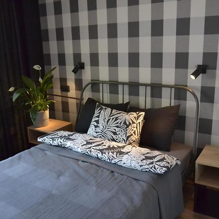 N17 Apartament Lägenhet Krasków Exteriör bild