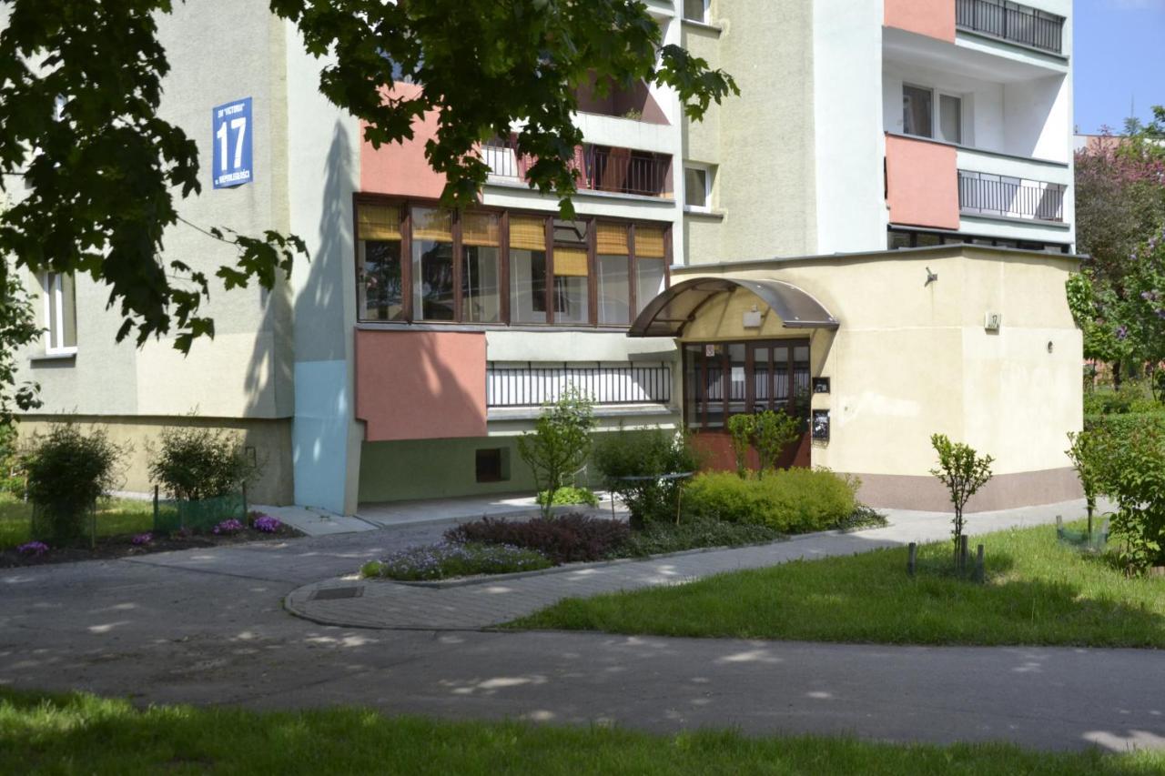N17 Apartament Lägenhet Krasków Exteriör bild