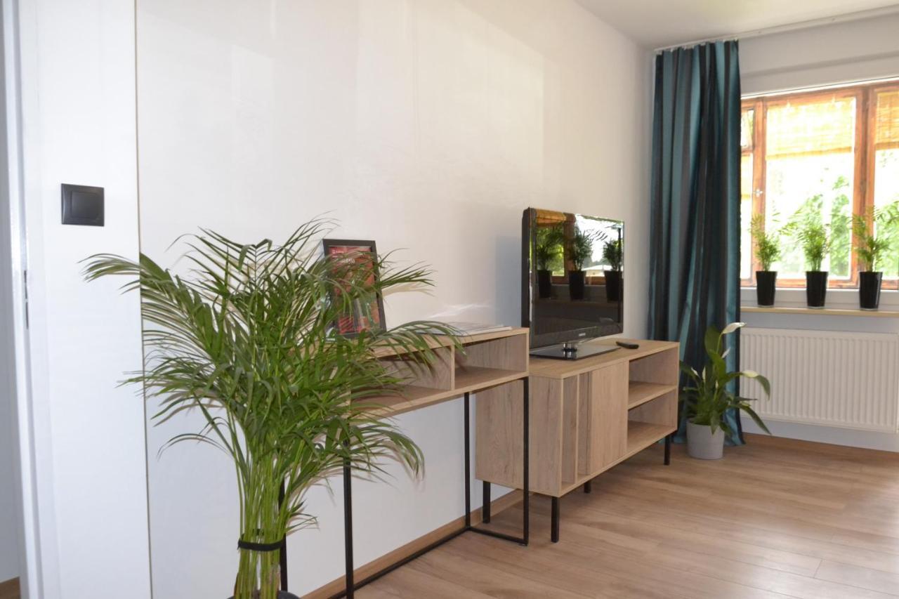 N17 Apartament Lägenhet Krasków Exteriör bild