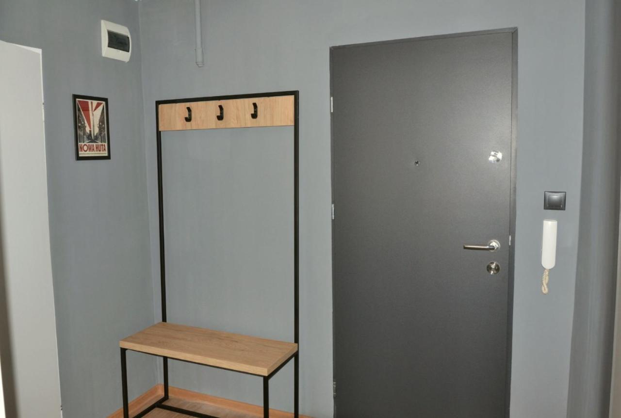 N17 Apartament Lägenhet Krasków Exteriör bild